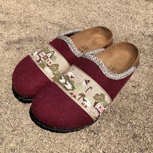 Birki’s Womens 42 Wide Felt Burgundy Storytelling Sheep Shepherd
